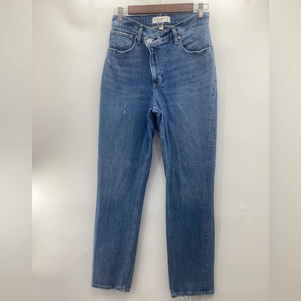 Abercrombie & Fitch Curve Love The ‘90s Straight Leg Ultra High Rise Blue Jeans
